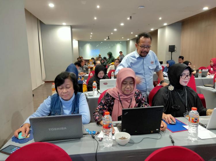 {SMK SMAK Makassar} 16 s.d 18 Desember 2019 : Workshop pembuatan e-modul 4.0 berbasis SKKNI